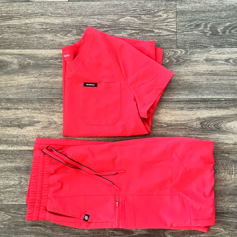 Jaanuu BRILLIANT RED scrub set